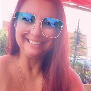 Meet your posher Rita❤️❤️❤️